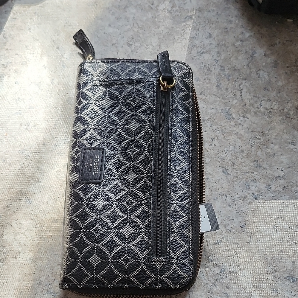 Fossil Black and Silver Geometric Zip Wallet
